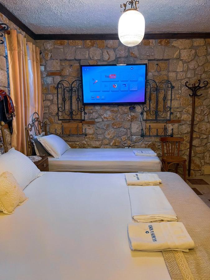 Solomon&Sons Hotel Dhërmi Екстериор снимка